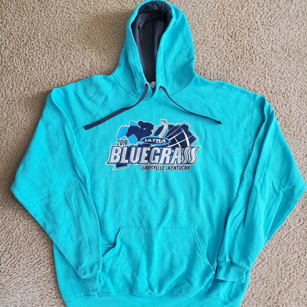4 graphic volleyball sweatshirt in L and XL!!